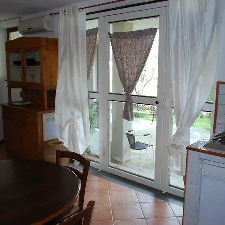 Parte Di Casa Con Giardino E Piscina * Pietrasanta