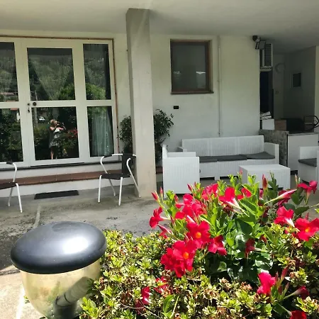 Parte Di Casa Con Giardino E Piscina Casa vacanze
